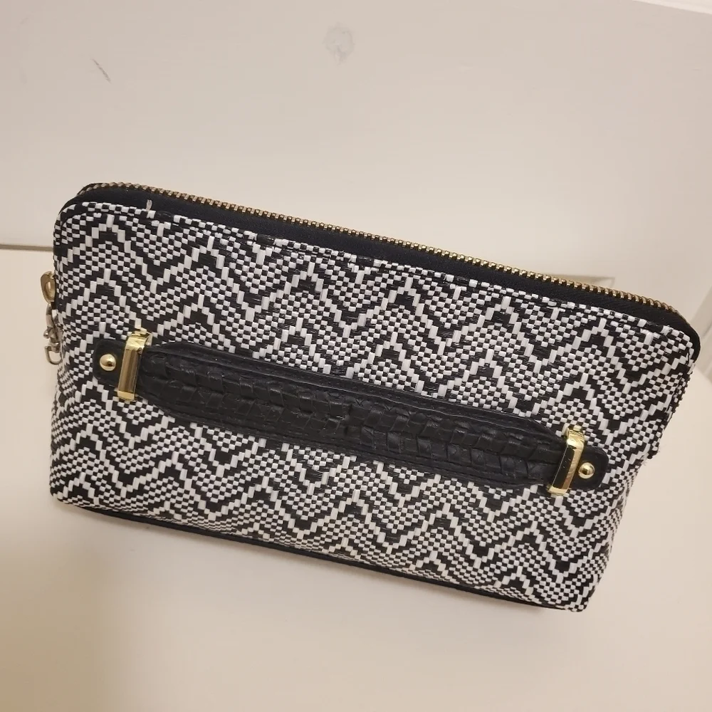 Sam & Libby Black & White Clutch